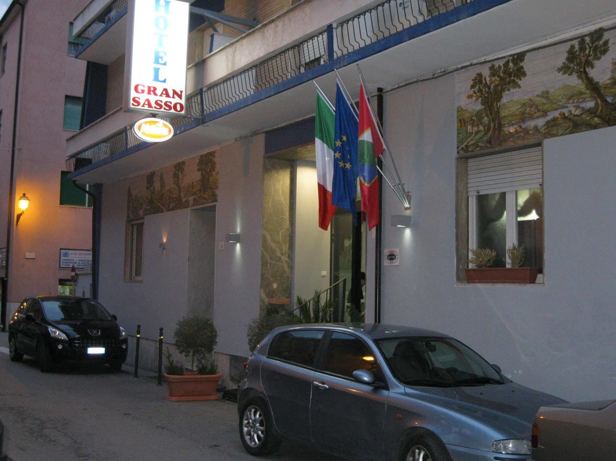Hotel Gran Sasso & Spa Teramo Exterior foto